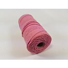 Katoen MacramÃ© touw spoel nr 16  +/- 1,5mm 100grs - roze +/- 110mtr